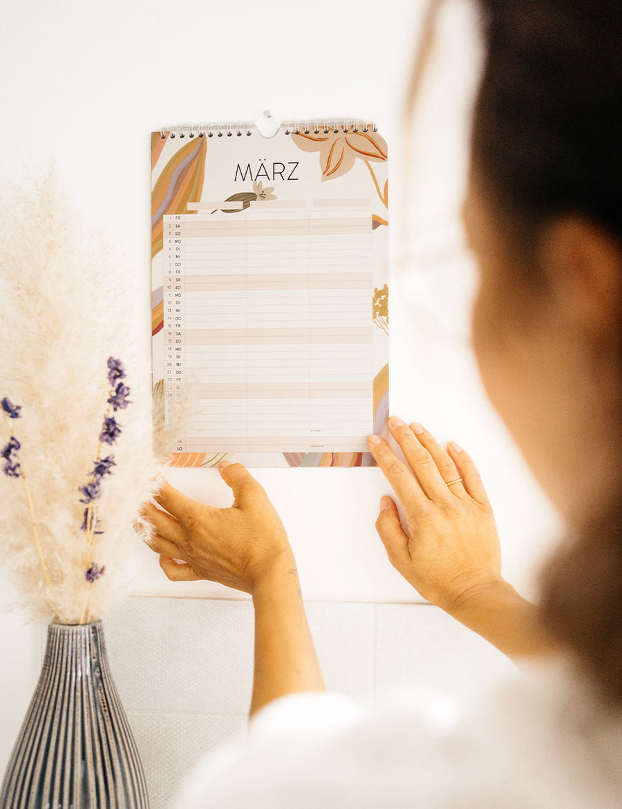 Wandkalender Flowers 2024 - Din A4 mit 3 Spalten